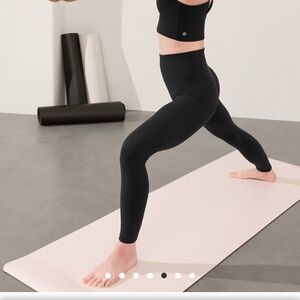 Athleta Ultra High Rise Elation Tight in Black size medium